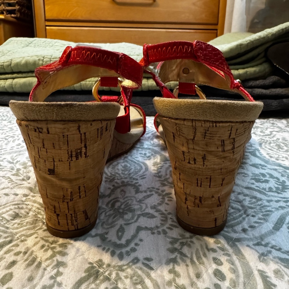 NWT Anne Klein iFlex Red Wedge Sandals - Picture 3 of 8